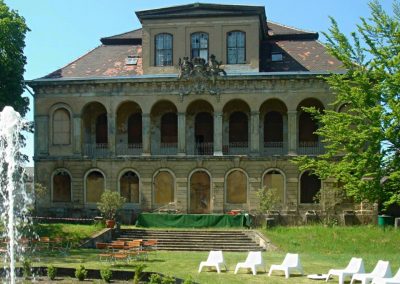 Gartenansicht von Schloss Übigau